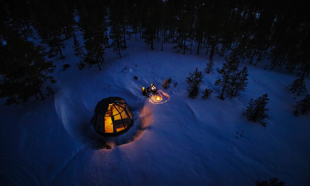https://bothniancoastalroute.com/wp-content/uploads/2023/12/NorthernLodges_winter_arial-1024x615.jpeg